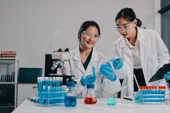 Clinical trial laboratory